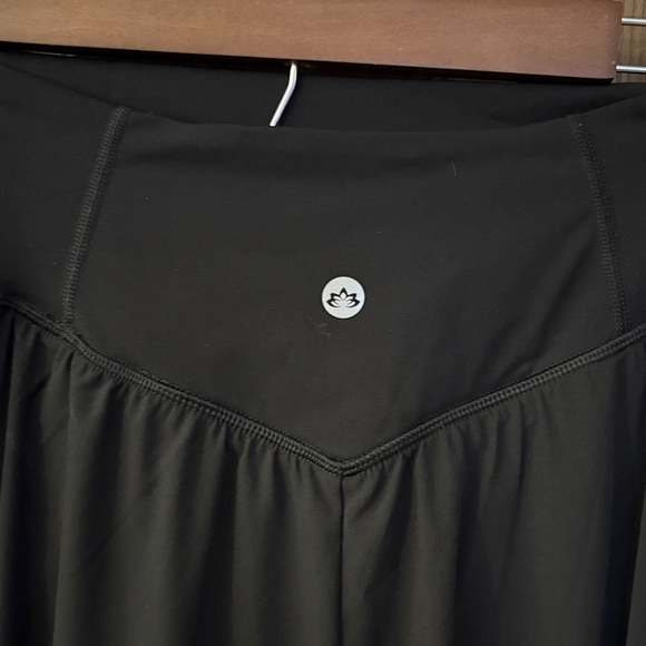 Healthyoga Black High-Low Women's Skirt - Picture 6 of 7